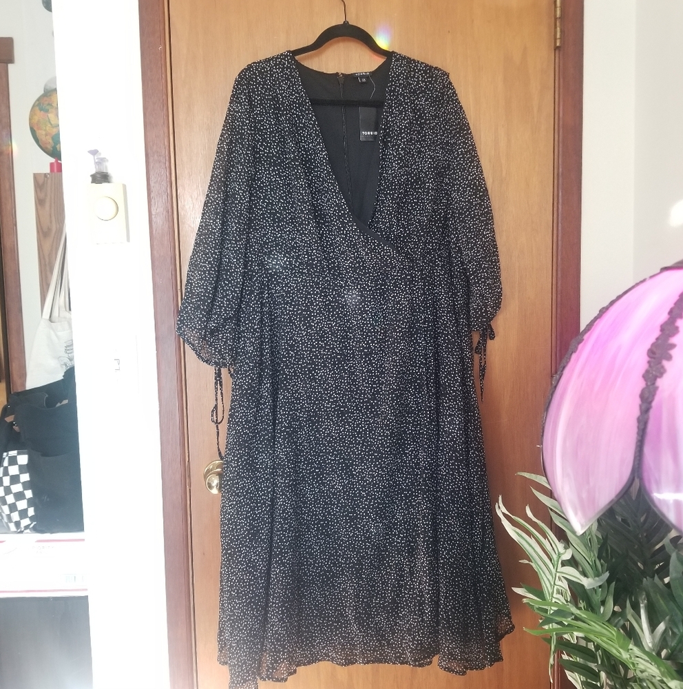 Torrid Wrap Dress, BNWT, Black & White